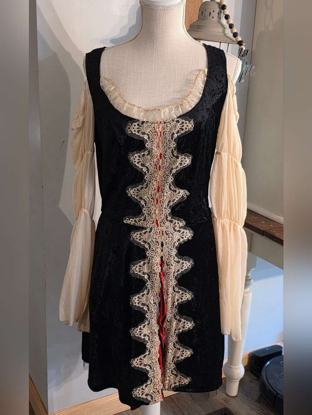 Women's Pirate Costume